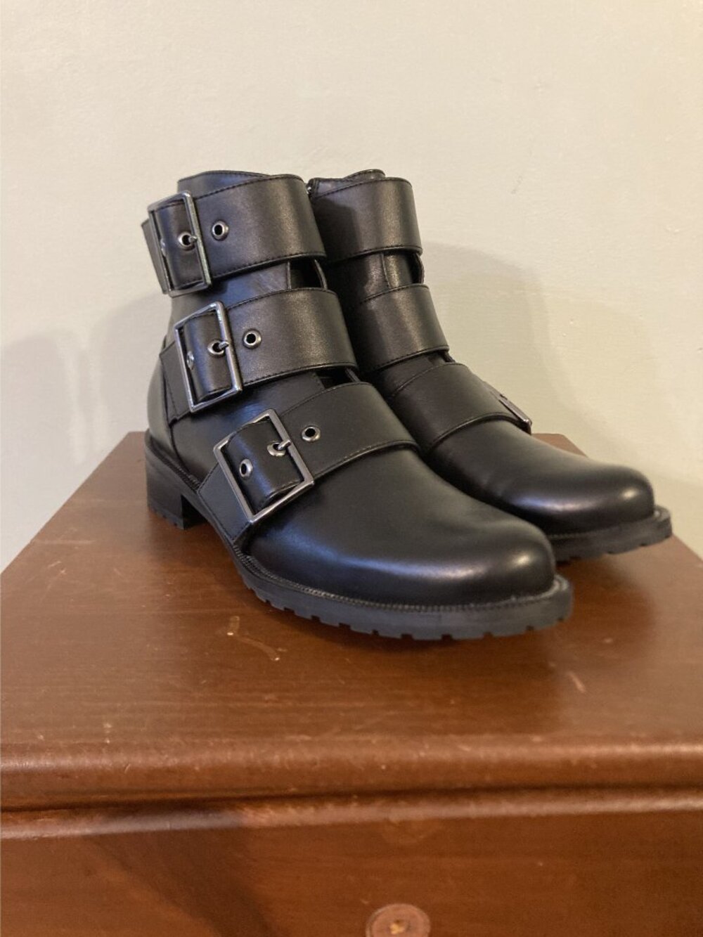 Blondo Shoes Camila Waterproof Moto Biker Bootie Black Leather Buckle Size 8.5